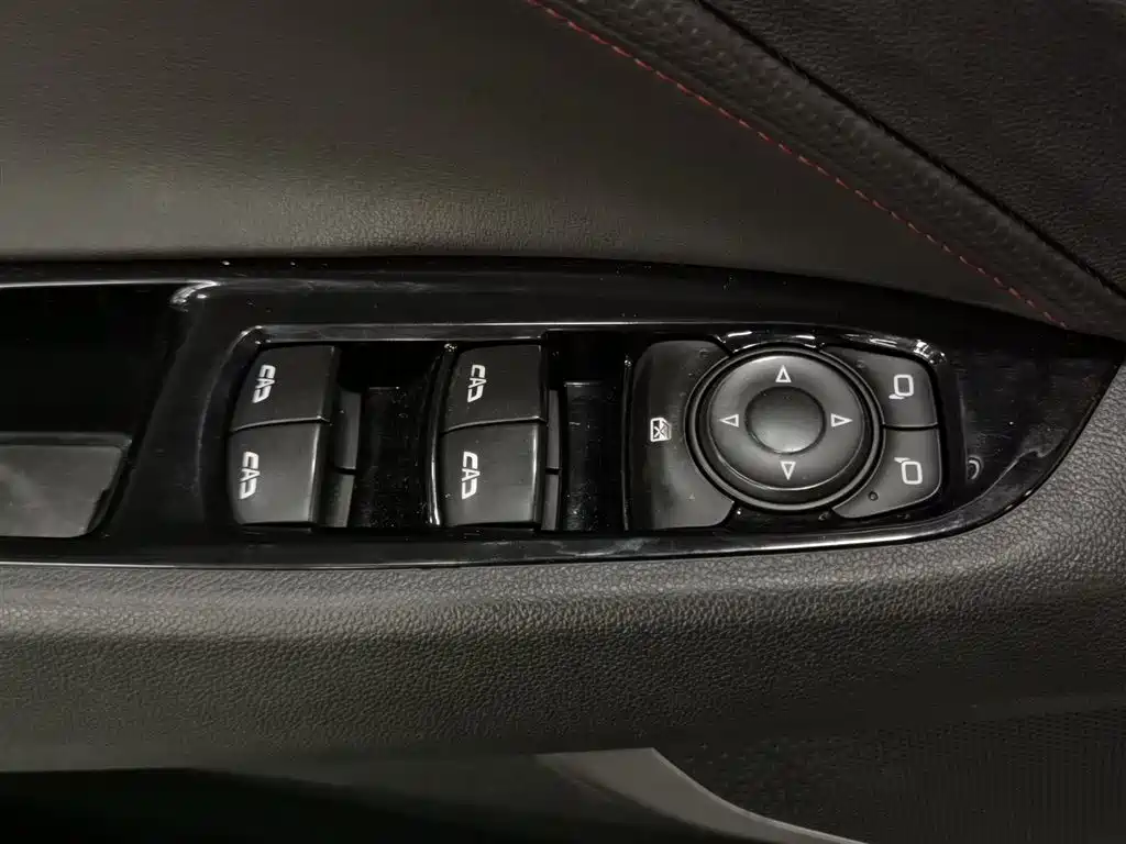 Chevrolet Volando 2018 Redline 530T Auto Premium Edition (5+2 seats) China V фото 9