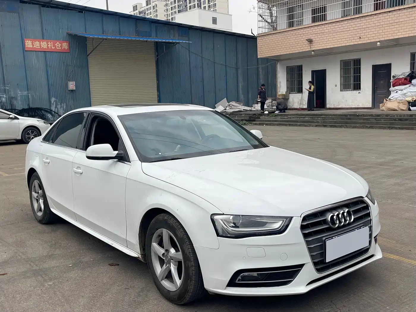Audi A4L 2013 35 TFSI Automatic Standard фото 3