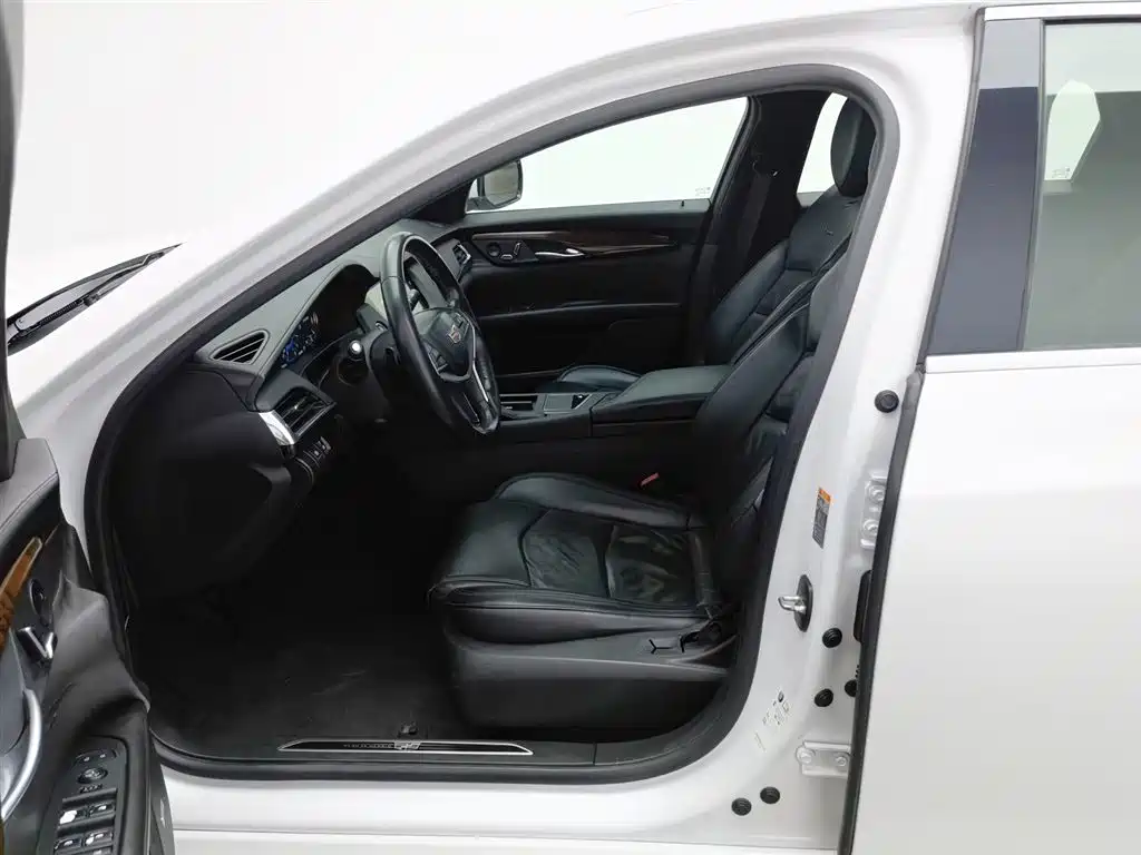 CADILLAC CT6 PLUG IN