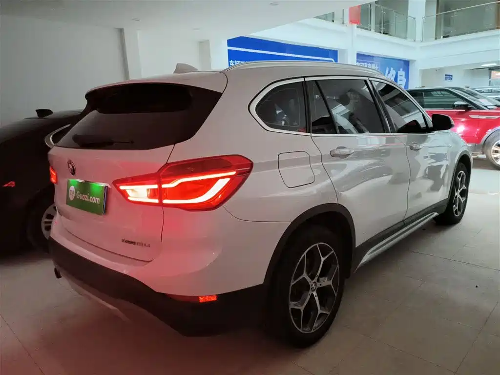 BMW X1 2019 sDrive18Li Premium Model фото 5