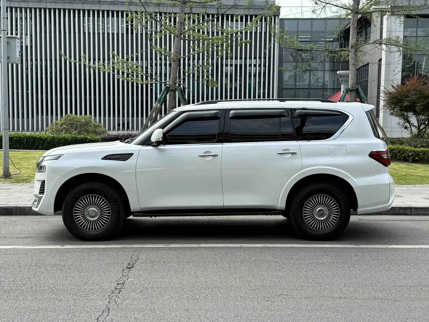 Nissan Patrol 2020 2020 4.0L Middle East Edition