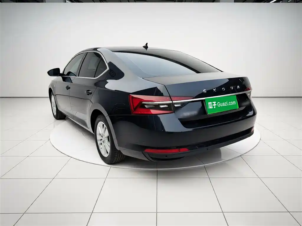 Škoda Superb 2019 TSI280 DSG Standard Edition фото 5