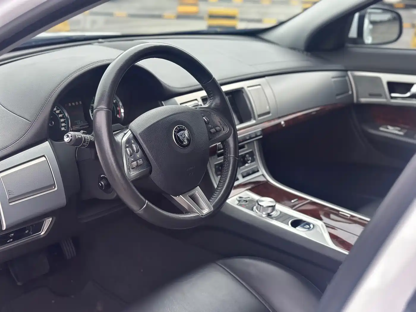 Jaguar XF 2014 2015 XF 2.0T Luxury Edition