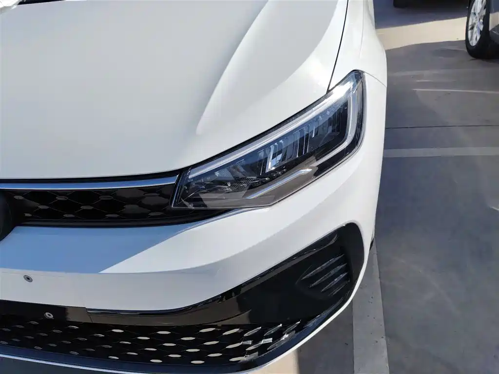 Volkswagen Lavida 2025 New Edge 1.5L Outstanding New Ease фото 18