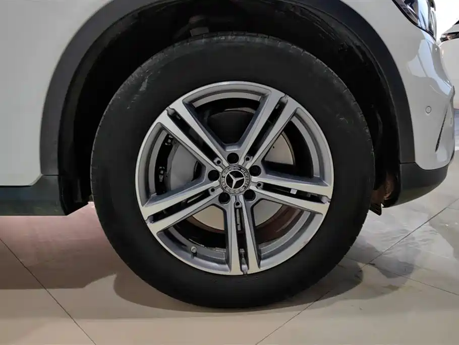 Mercedes-Benz GLC 2021 GLC 260 L 4MATIC Sporty фото 6