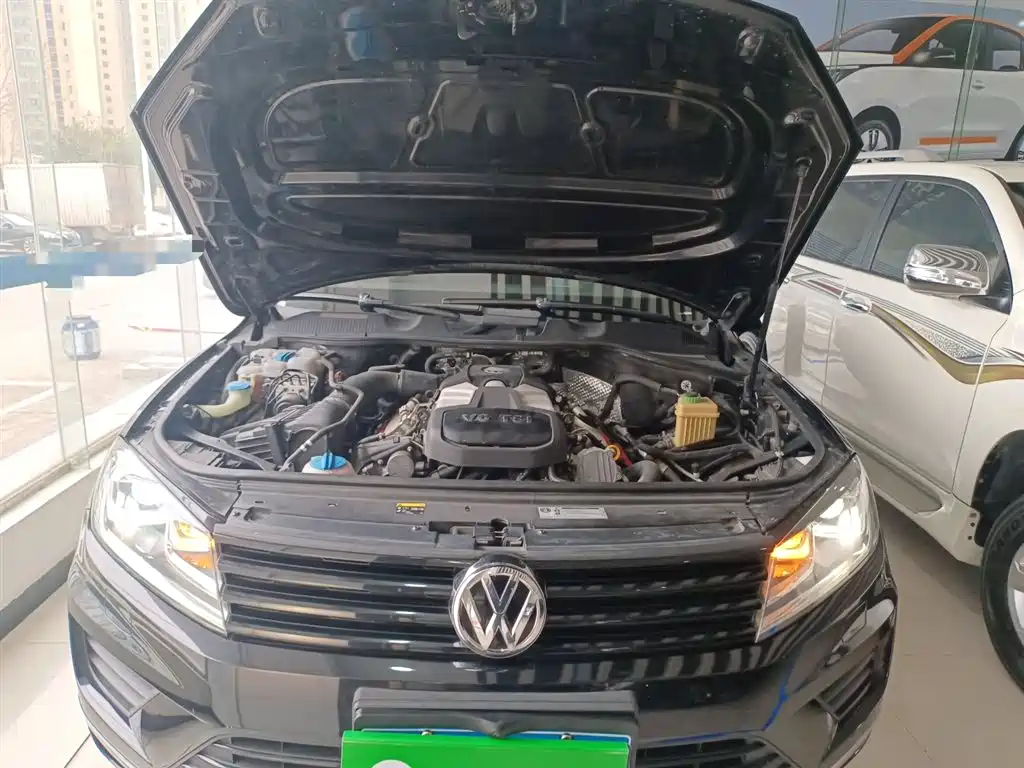 Volkswagen Touareg 2016 3.0TSI Glamour Edition фото 20