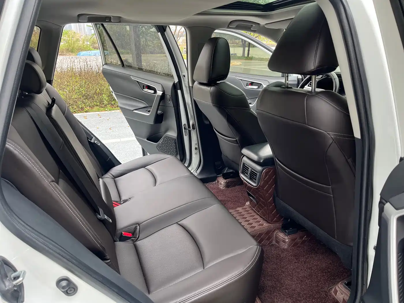 Toyota RAV4 Rongfang 2022 2.0L CVT 2WD Trend Edition фото 18