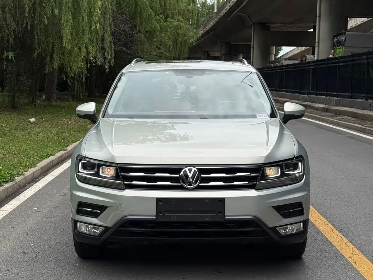 Volkswagen Tiguan L 2017 330TSI Automatic 2WD Luxury Edition фото 2