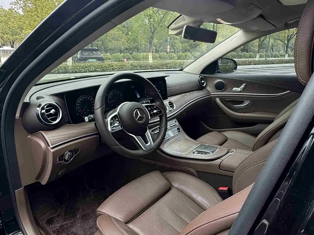 Mercedes-Benz E-Class 2019 E 200 L фото 18