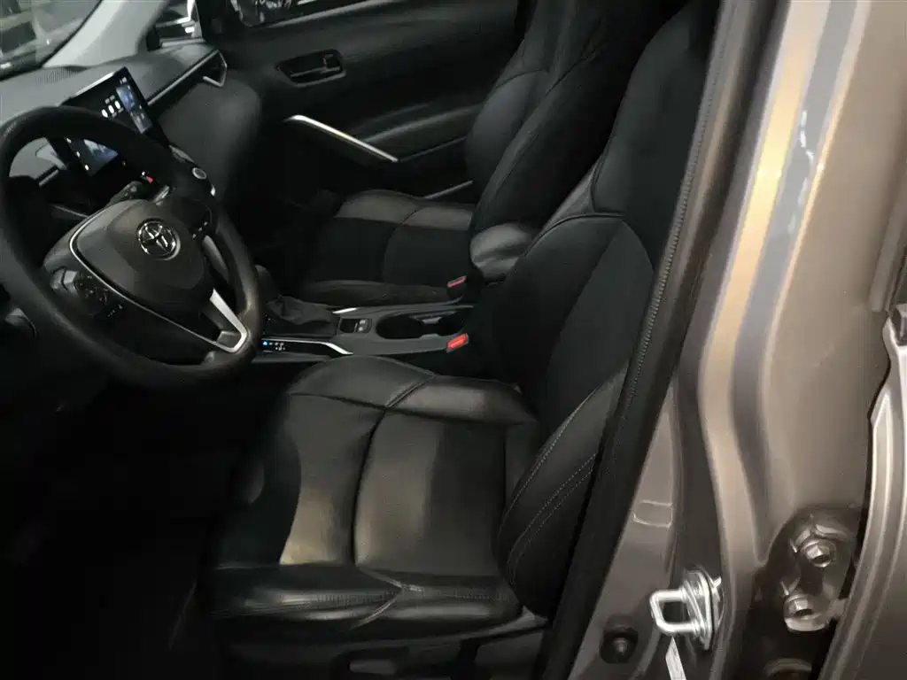 Toyota Frontlander 2024 2.0L CVT Elite Edition фото 15
