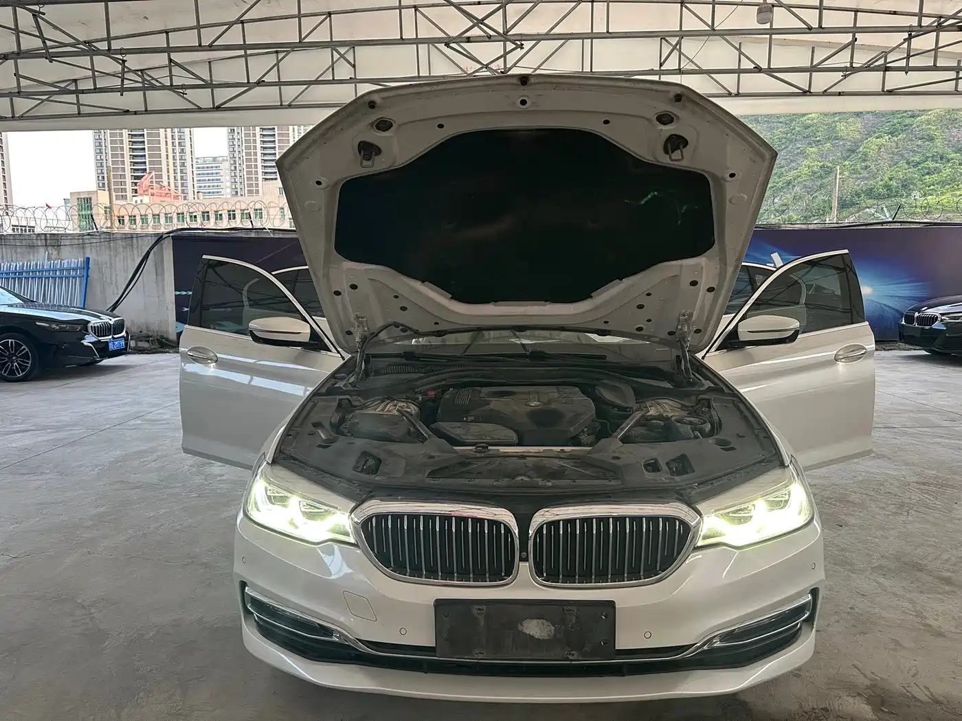 BMW 5 Series 2018 530Li Exclusive Luxury Package фото 16