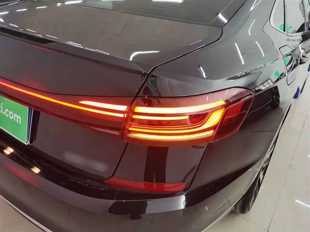 Volkswagen Passat 2024 330TSI Elite Edition фото 24