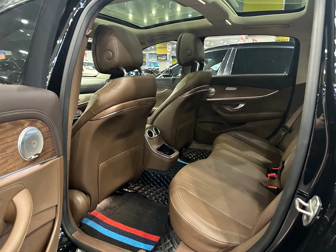 Mercedes-Benz E-Class 2022 E 300 L Fashion фото 6