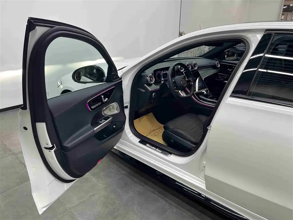 Mercedes-Benz C-Class 2025 C 260 L Night Sport Edition фото 6