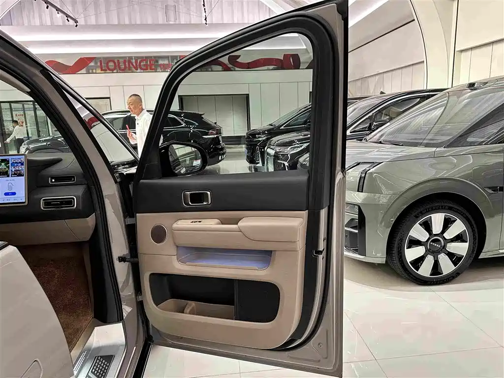 Li Auto MEGA 2026 2025 Model Home Family Special Edition