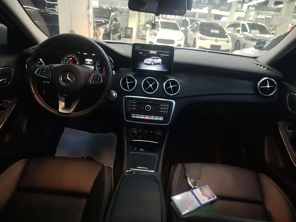Mercedes-Benz GLA 2017 GLA 200 Fashion фото 10