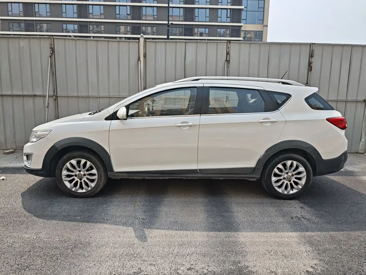 DONGFENG AX3