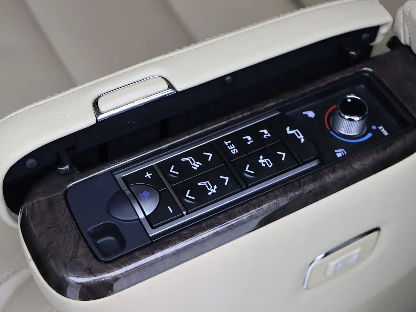 Toyota Alphard 2018 Facelift 3.5L Premium Edition фото 24