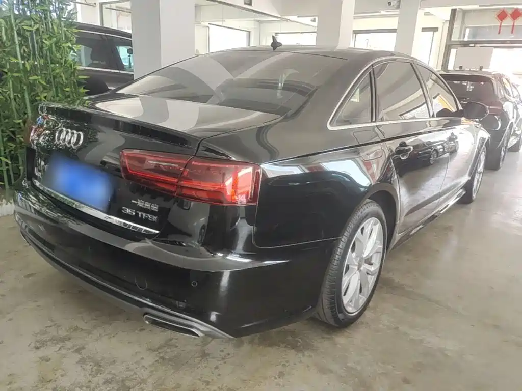 Фото 7 - Audi A6L
