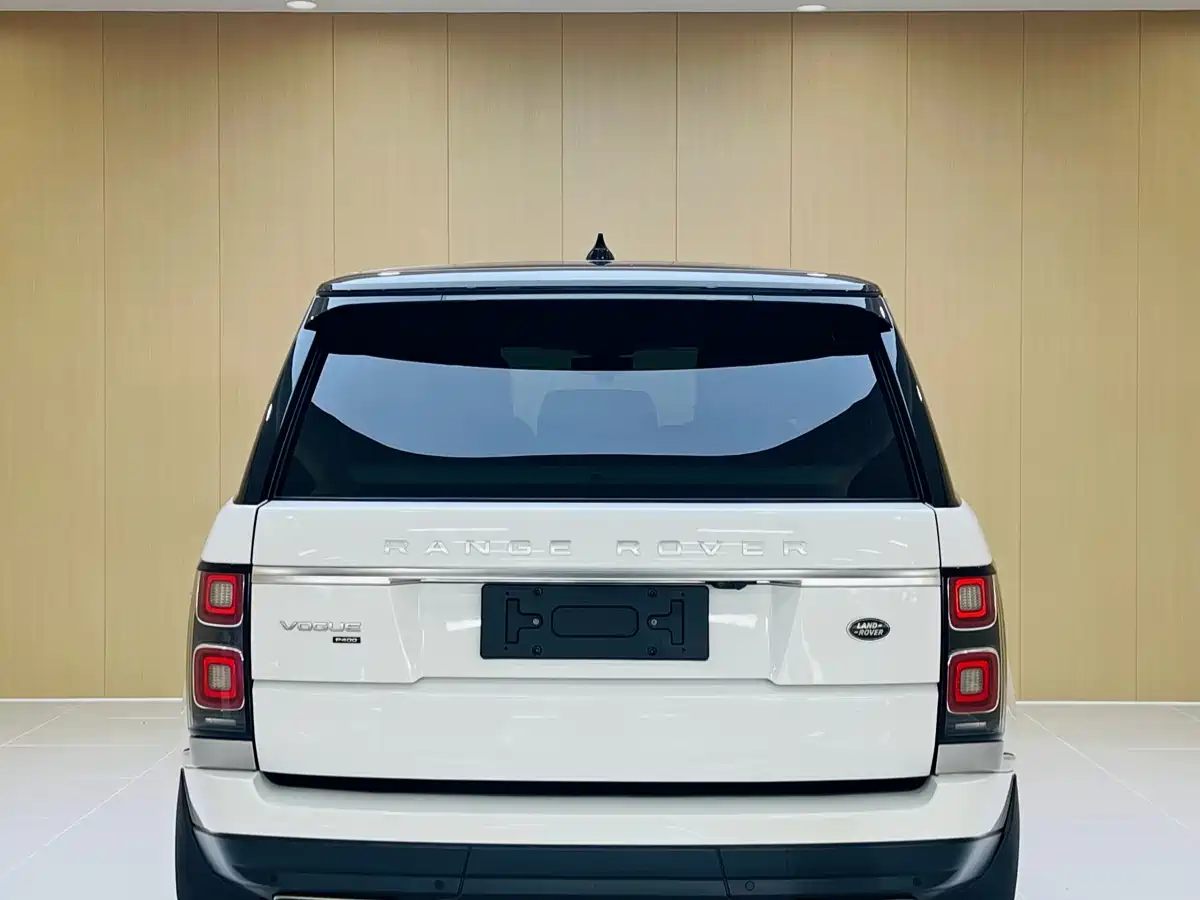 Land Rover Range Rover 2022 3.0 L6 400PS Heritage Extended Classic Edition фото 8