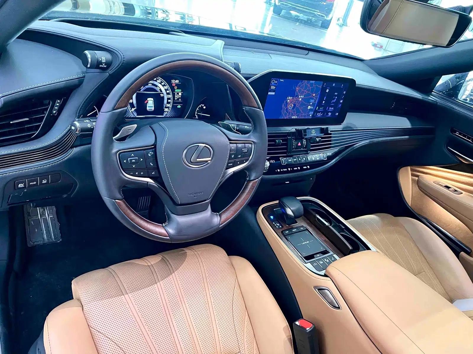 Фото 5 - Lexus LS