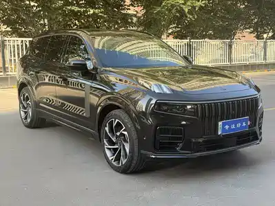 Lynk & Co 09 EM-P
