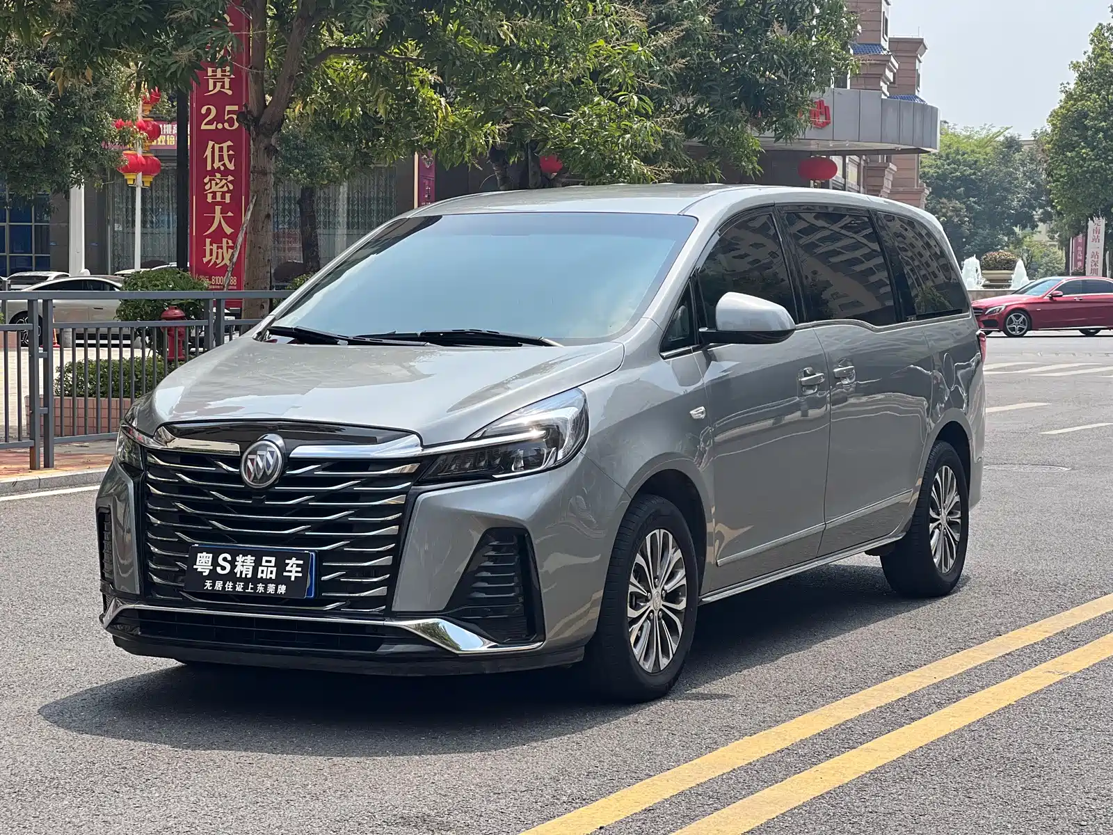 Фото 1 - Buick GL8
