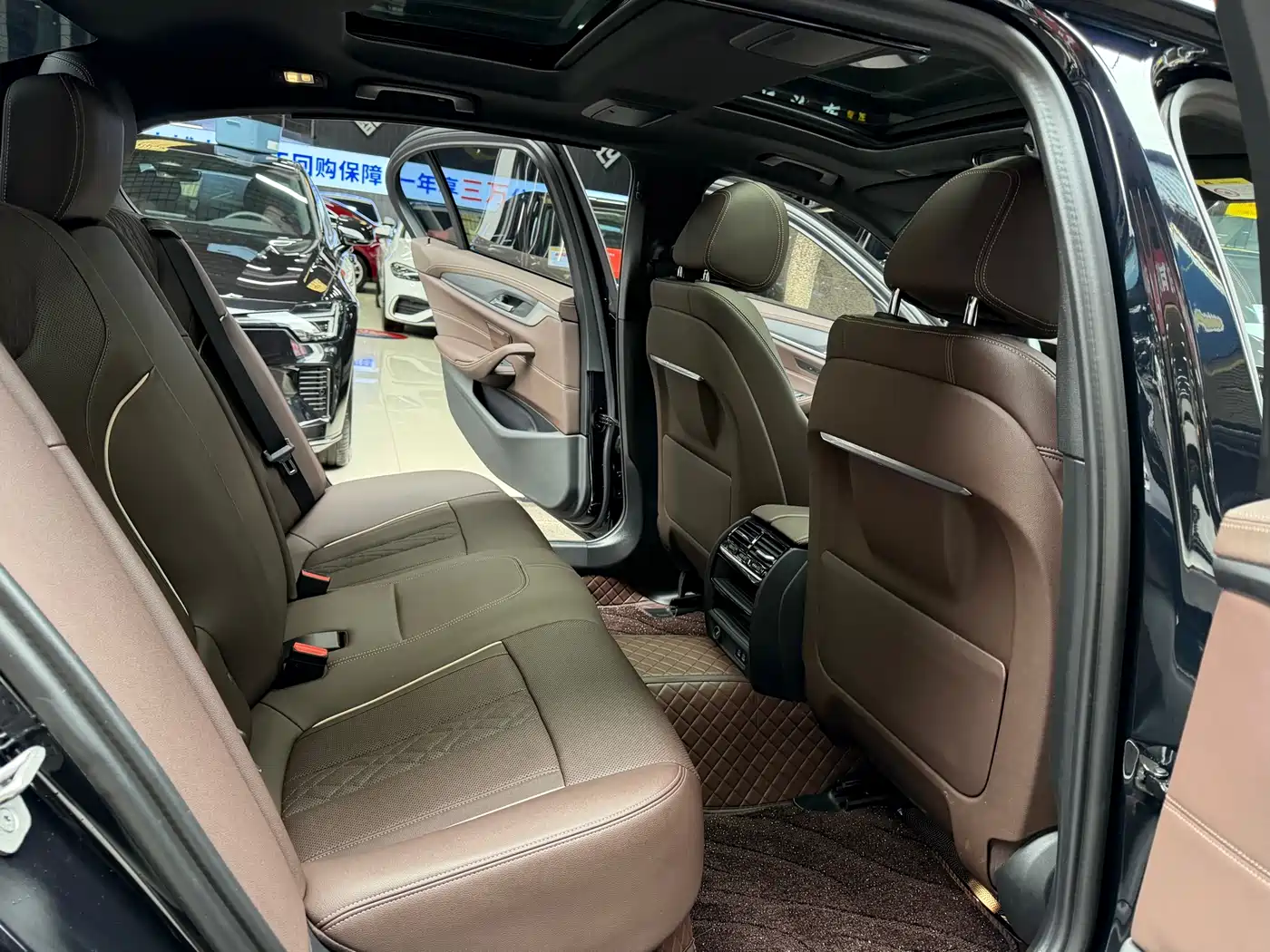 BMW 5 Series 2023 Facelift 530Li Leading M Sport Package фото 22