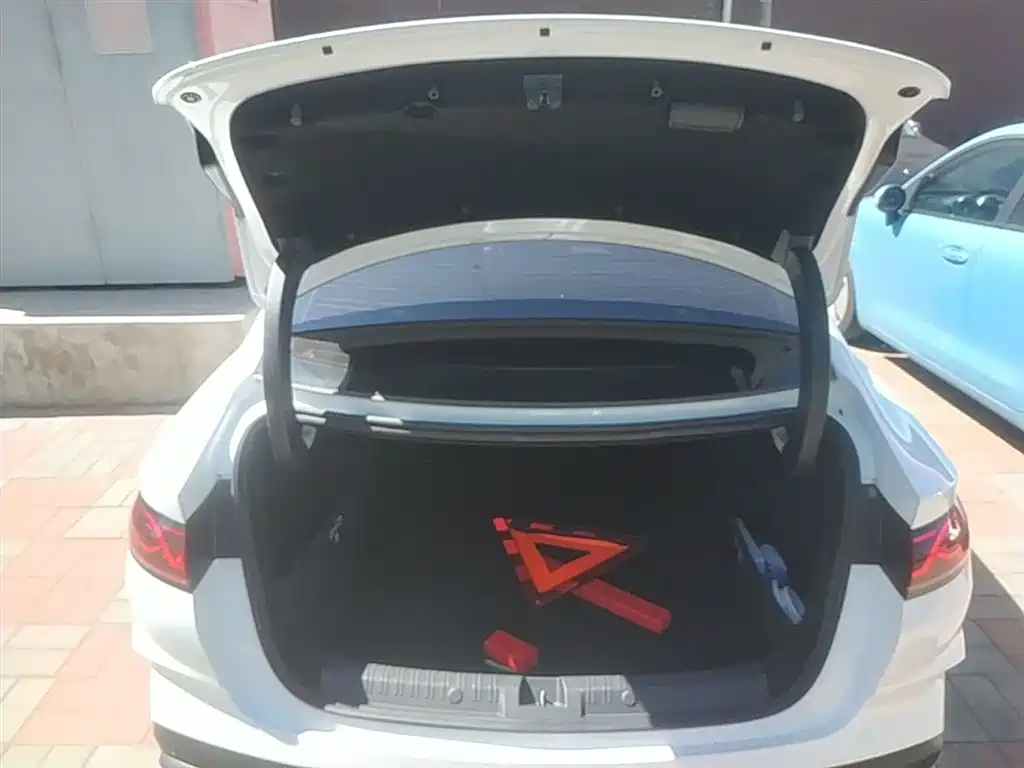 BYD Qin L 2024 DM-i 120KM Excellence Model фото 19