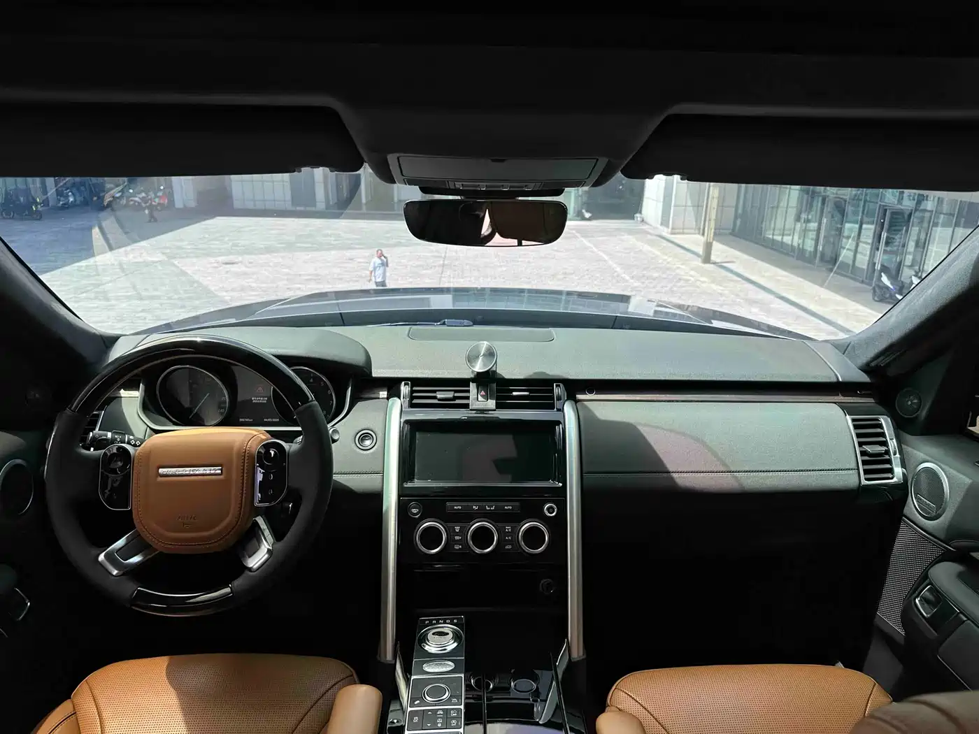 Land Rover Discovery 2017 3.0 SC V6 HSE фото 22