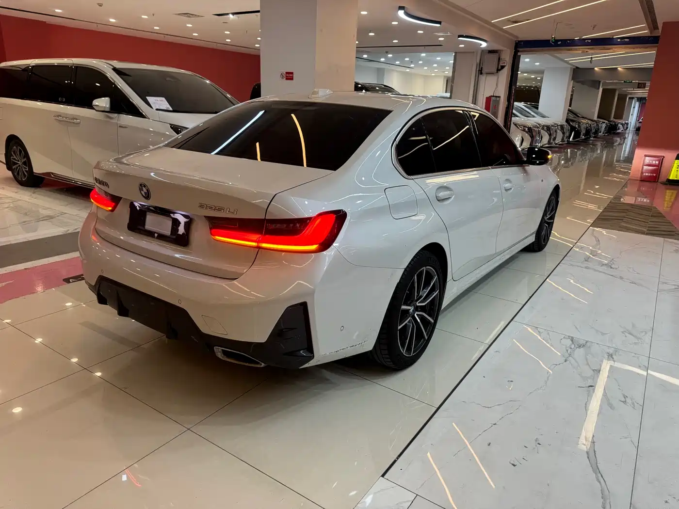 BMW 3 SERIES