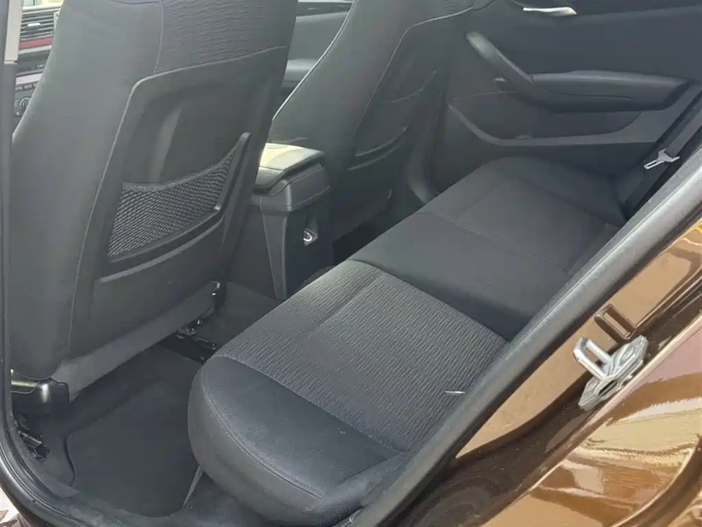 BMW X1 2015 Model sDrive18i Fashion Advanced Edition фото 11