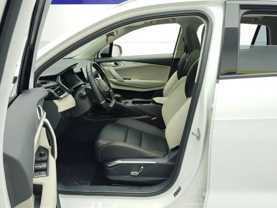 Lynk & Co 06 EM-P 2022 PHEV 84KM Range Pro фото 9