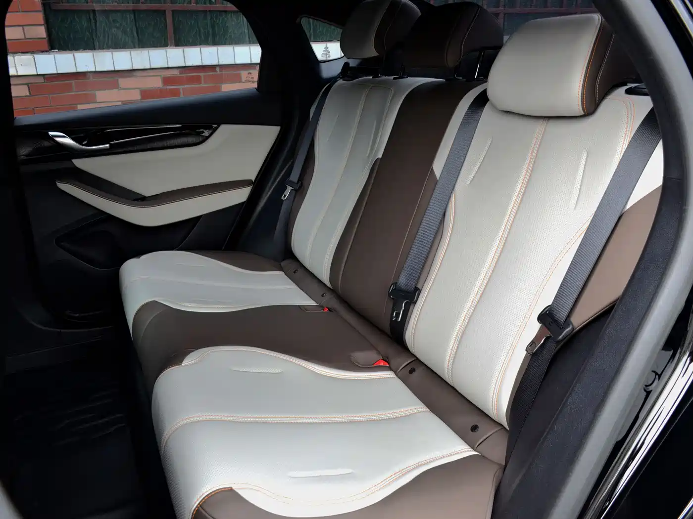 BYD Qin PLUS 2023 Champion Edition DM-i 55KM Leading фото 11