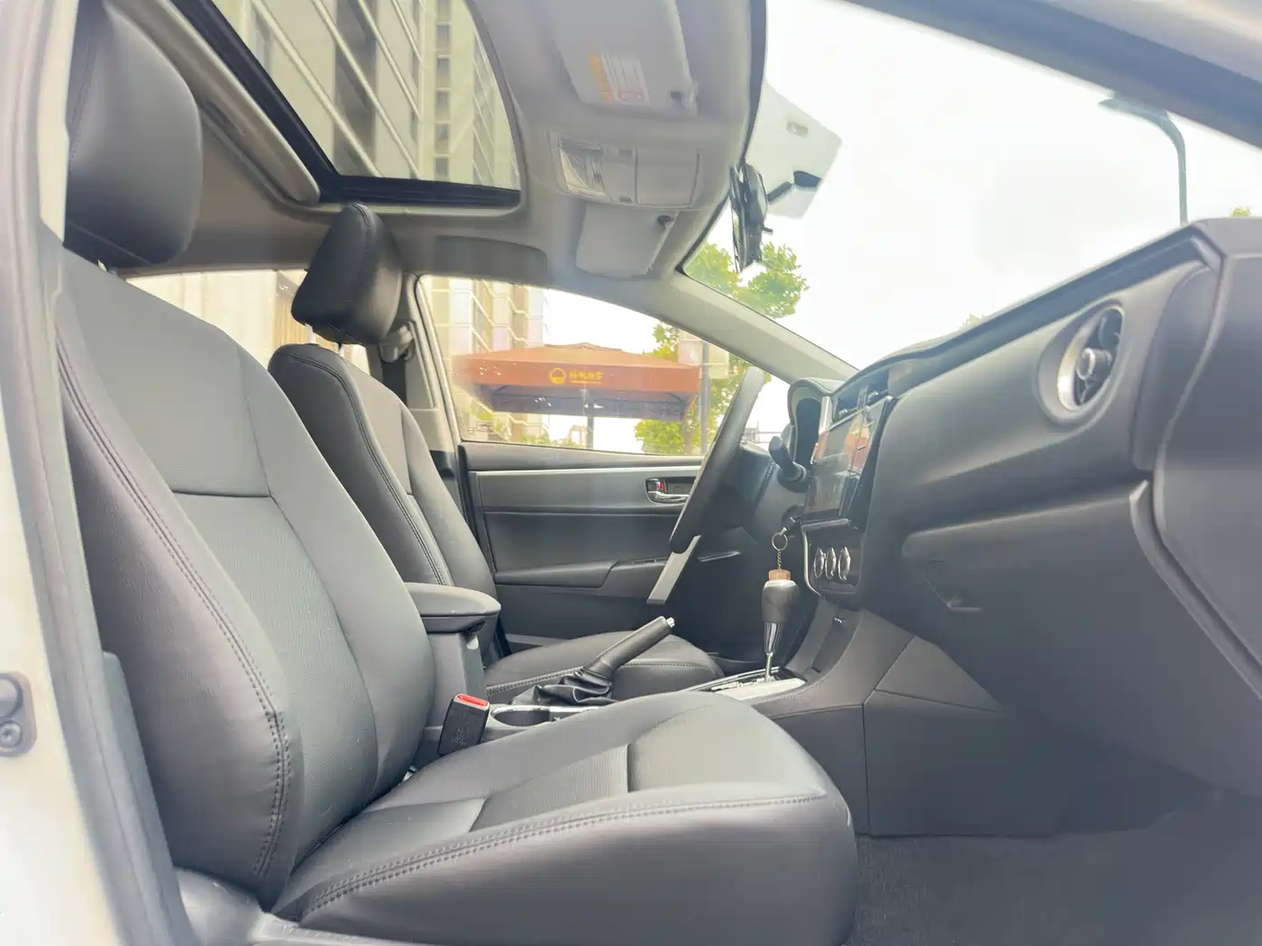 Toyota Corolla 2017 Facelift 1.2T S-CVT GL-i фото 10