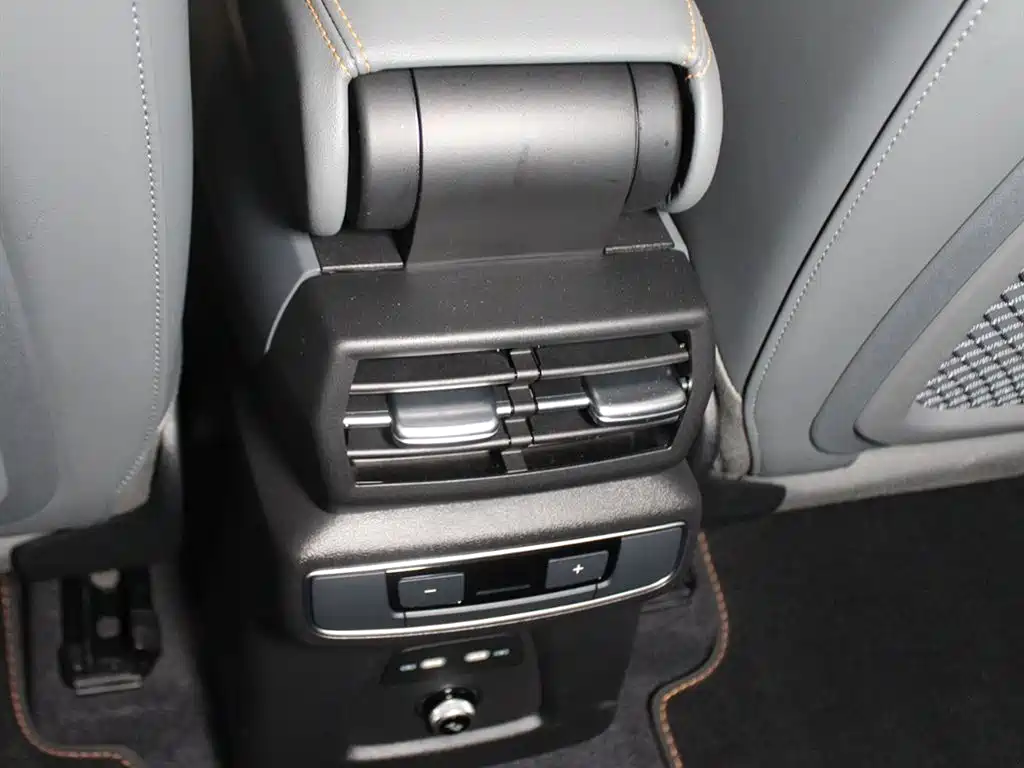 Audi Q4 e-tron 2024 40 e-tron Pioneer Edition фото 7