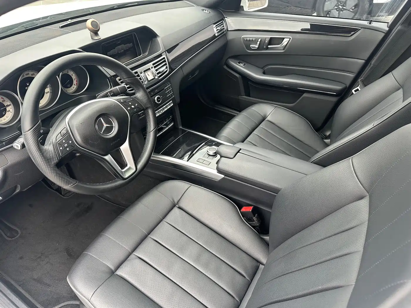 Mercedes-Benz E-Class 2015 E 260 L Sport фото 14