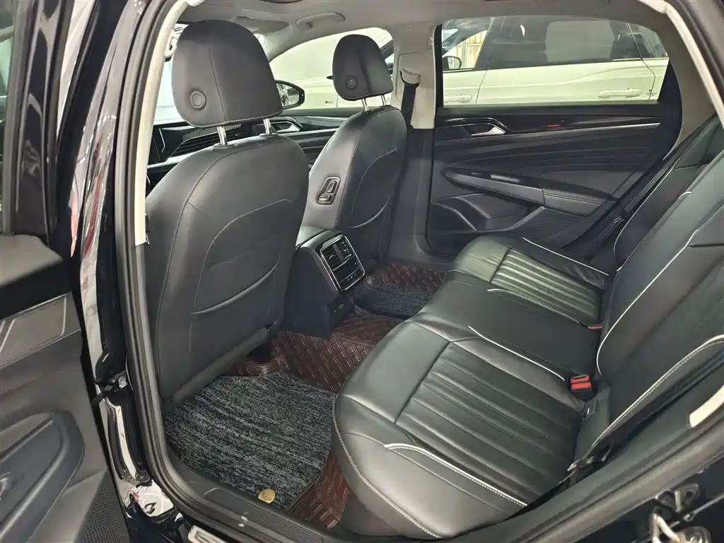 Volkswagen Passat 2023 Facelift 330TSI Elite Edition фото 14