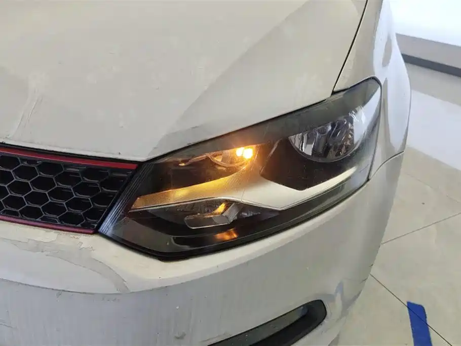 Volkswagen Polo 2012 1.4TSI GTI фото 5