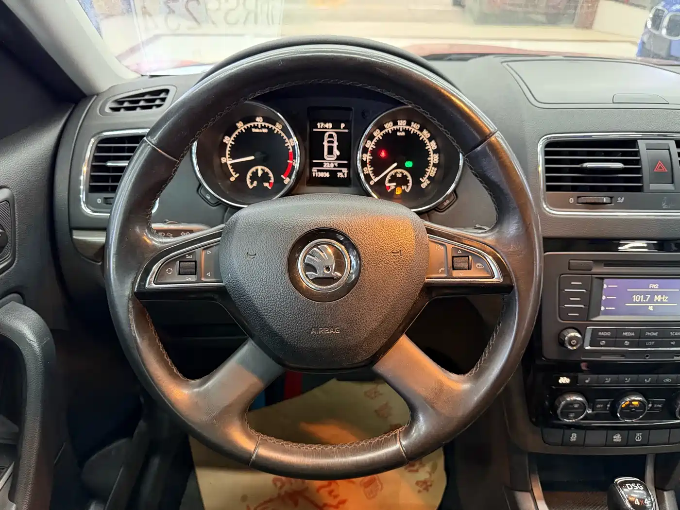 Škoda Yeti 2014 1.8TSI DSG Off-Road Edition фото 15