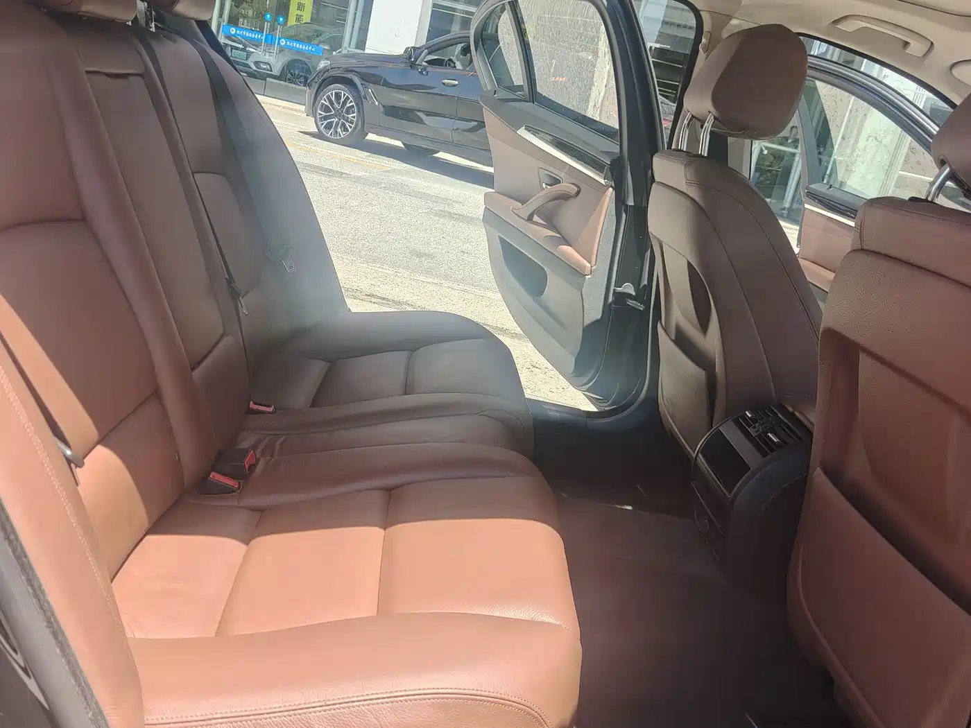 BMW 5 Series 2014 525Li Leading фото 12