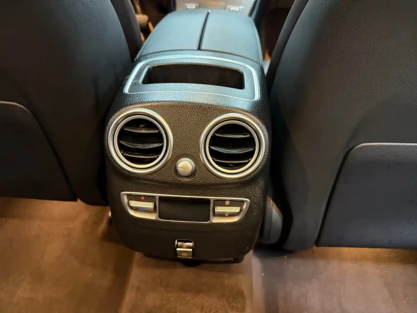 Mercedes-Benz GLC 2023 GLC 300 L 4MATIC Sport 5-Seater фото 15