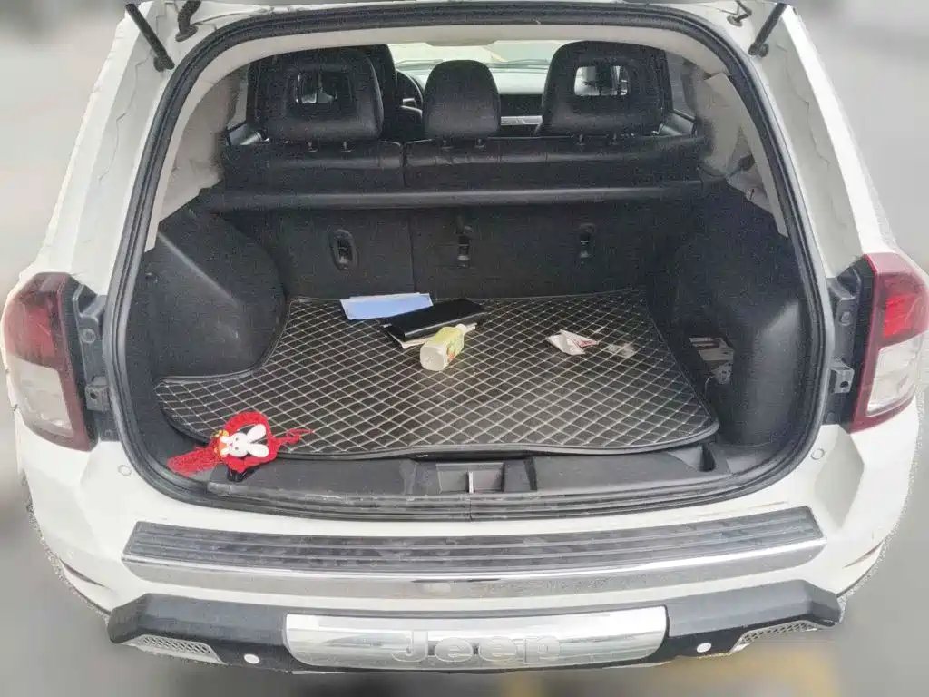 Jeep Compass (Import) 2014 2014 Facelift 2.4L 4WD Comfort Edition