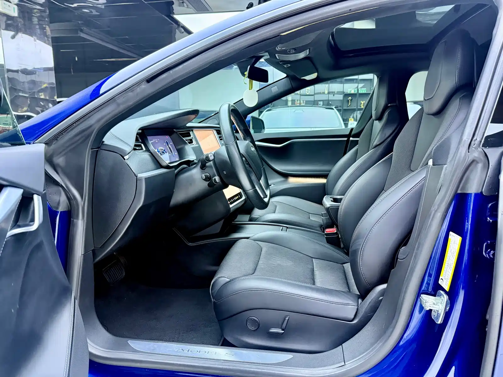 Фото 4 - Tesla Model S