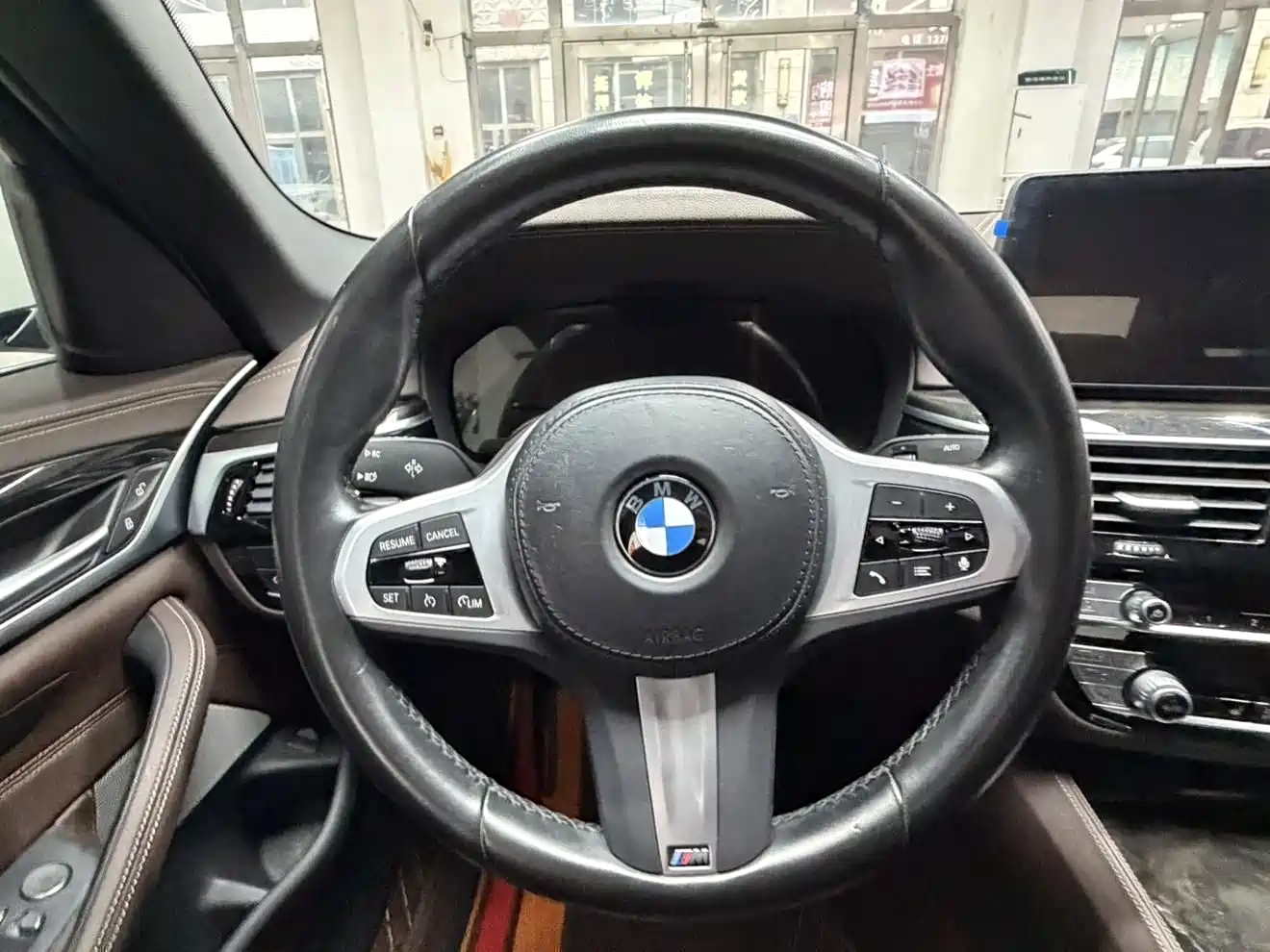 BMW 5 Series 2022 Model Second Facelift 525Li M Sport Package фото 8