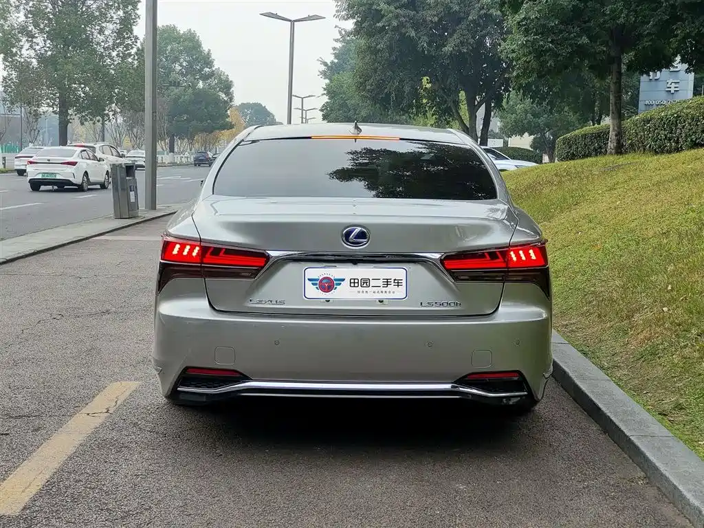 Lexus LS 2021 500h Excellence Edition фото 5