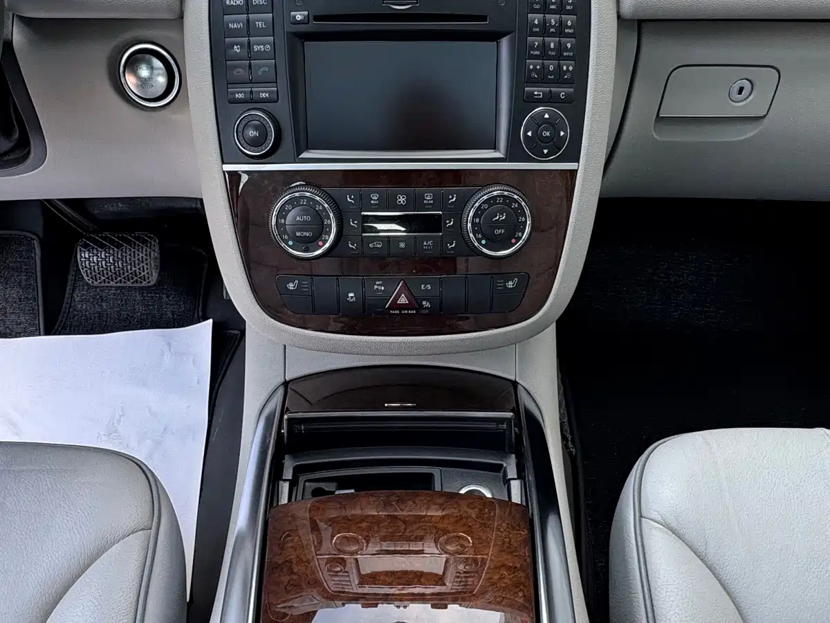 Mercedes-Benz R-Class 2011 R 350 L 4MATIC фото 15