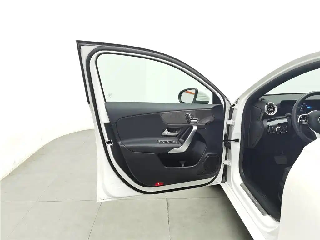 MERCEDES-BENZ CLASS A (IMPORTED)