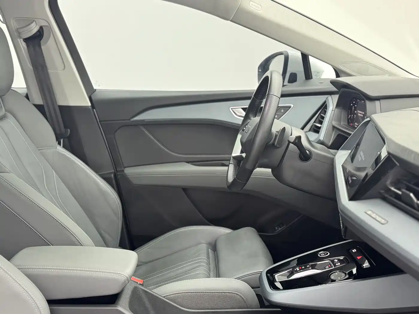 Audi Q5 e-tron 2023 40 e-tron Starlight Edition Mecha Package фото 18