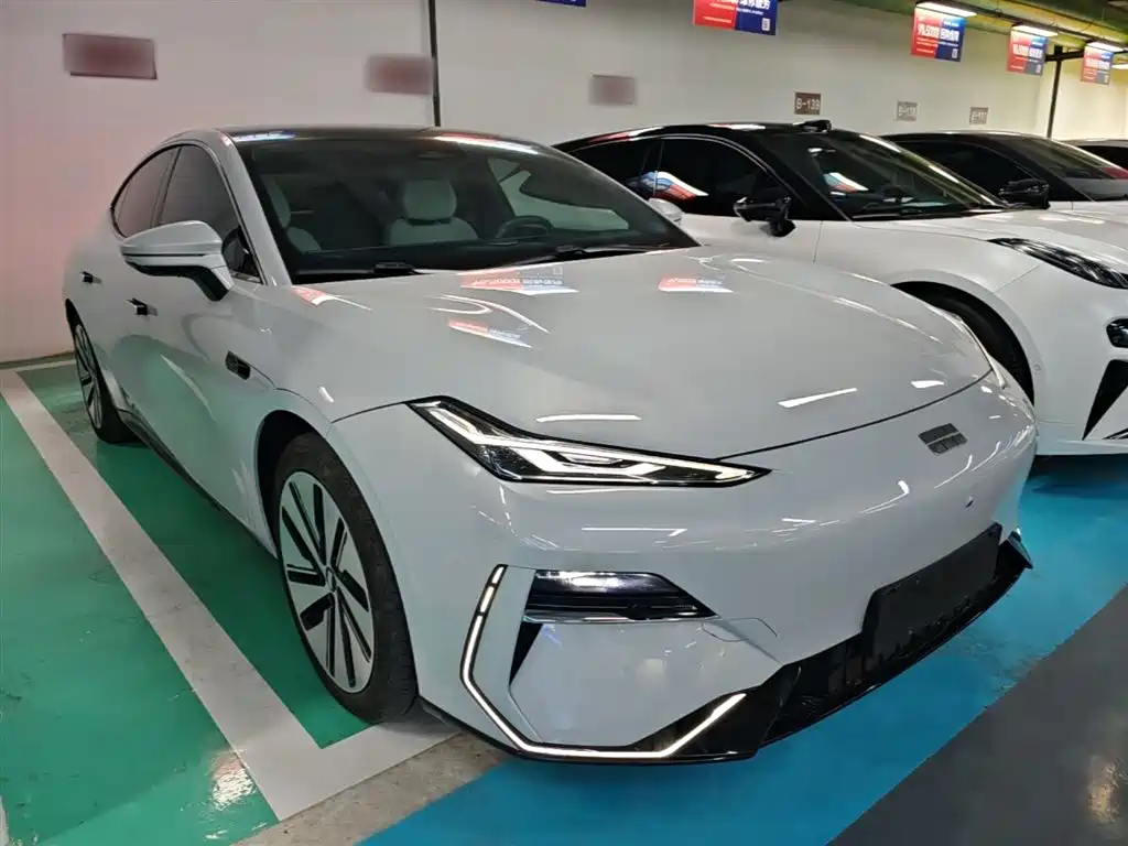 Geely Galaxy Galaxy E8 2024 665km RWD Starship Voyager Edition фото 4